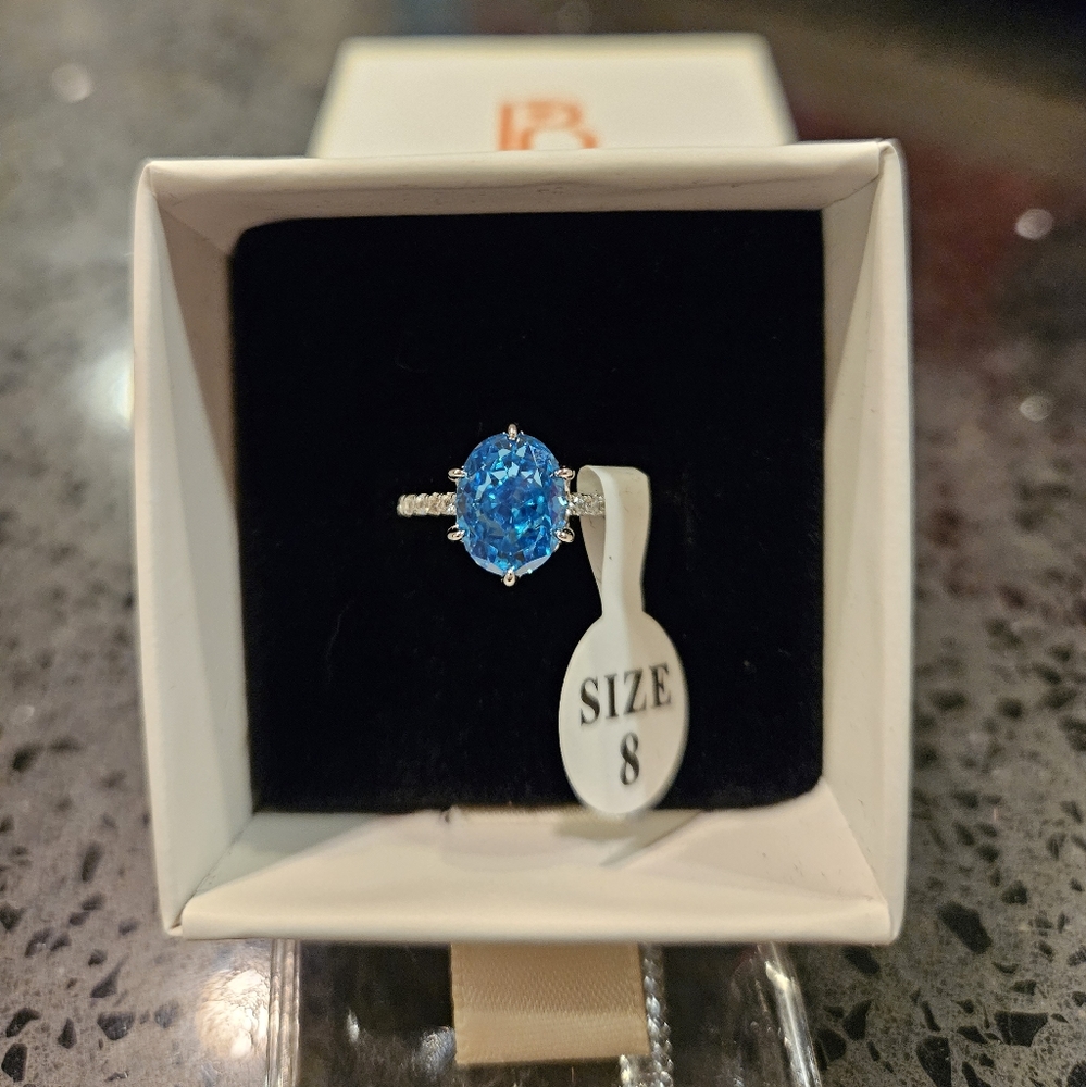 Sterling Silver Ring ~ Size 8